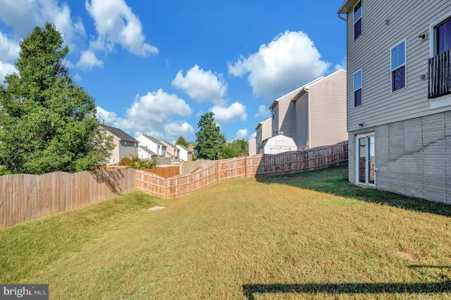 a view of front of house with entertaining space