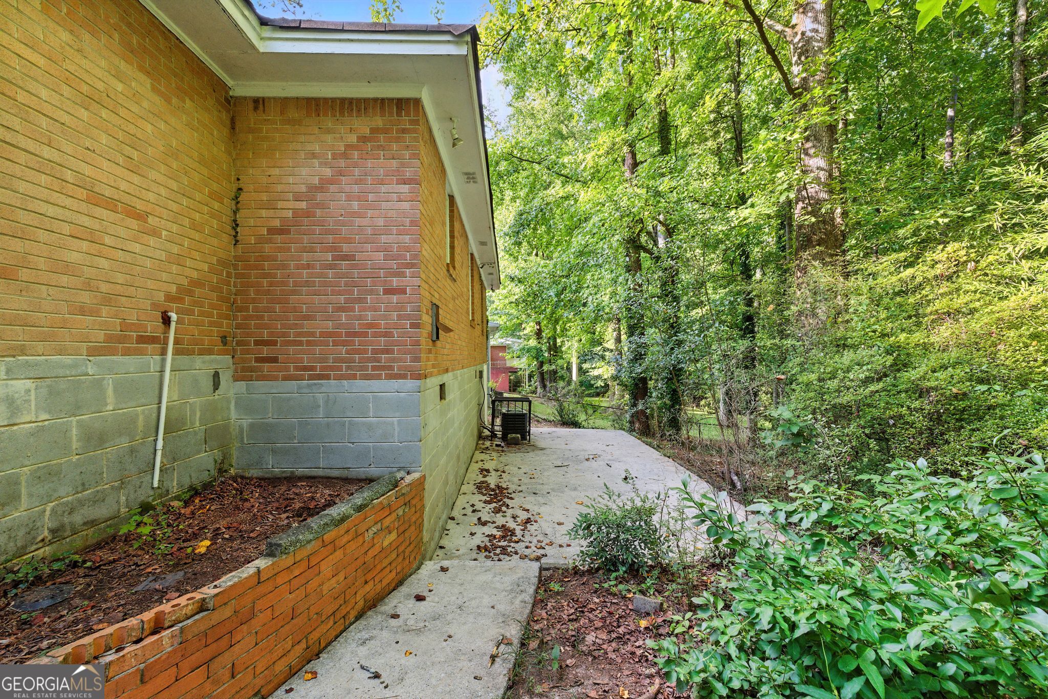2370 Farley Street East Point, GA 30344 - Photo 31 of 35