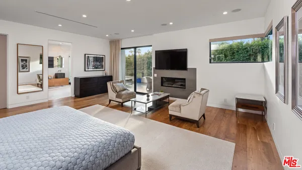 $26,000 | 623 North Edinburgh Avenue, Los Angeles, CA 90048