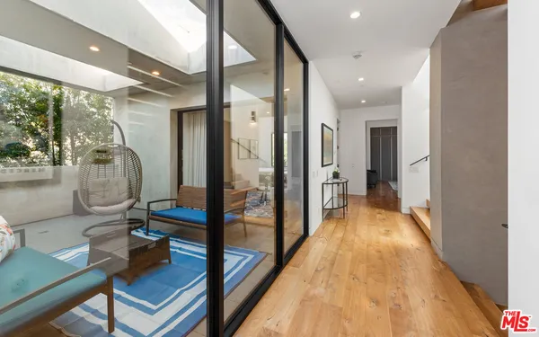 $26,000 | 623 North Edinburgh Avenue, Los Angeles, CA 90048