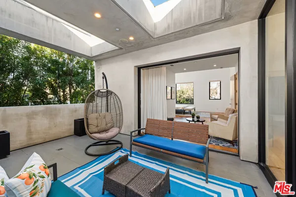 $26,000 | 623 North Edinburgh Avenue, Los Angeles, CA 90048