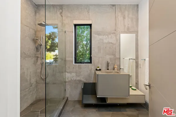 $26,000 | 623 North Edinburgh Avenue, Los Angeles, CA 90048