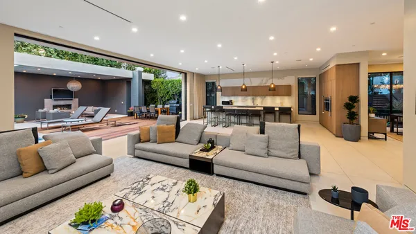 $26,000 | 623 North Edinburgh Avenue, Los Angeles, CA 90048