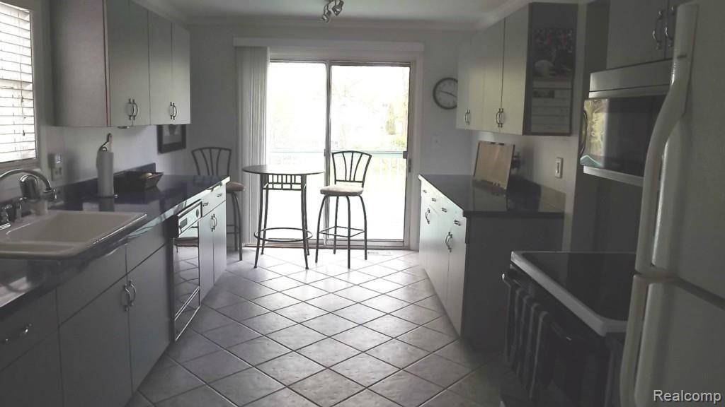 39642 Ryan Road Sterling Heights, MI 48310 - Photo 11 of 30 DSCF1194.jpg