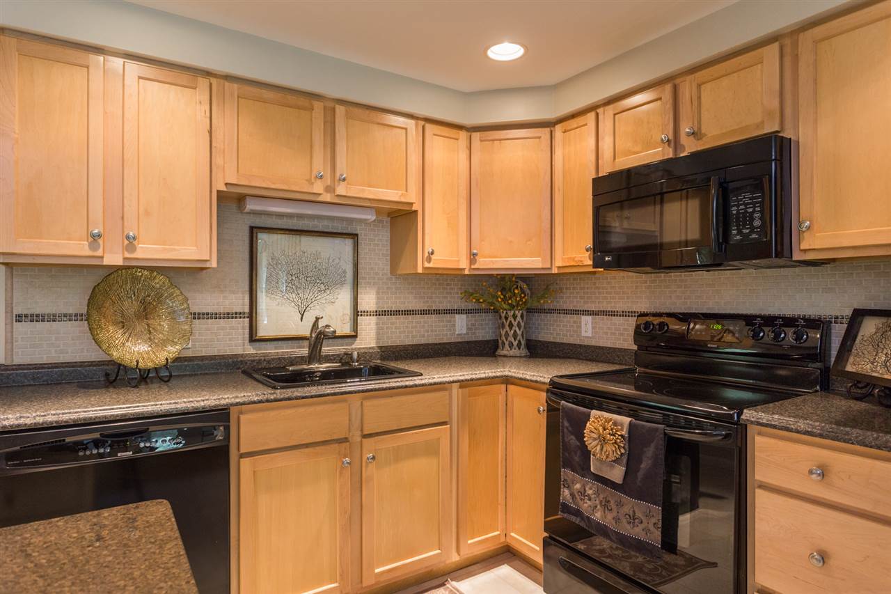 27 Elizabeth Road South Berwick, ME 03908 - Photo 11 of 34
