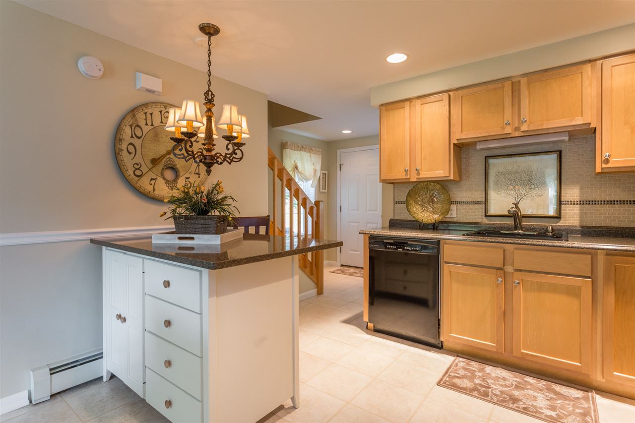 27 Elizabeth Road South Berwick, ME 03908 - Photo 9 of 34