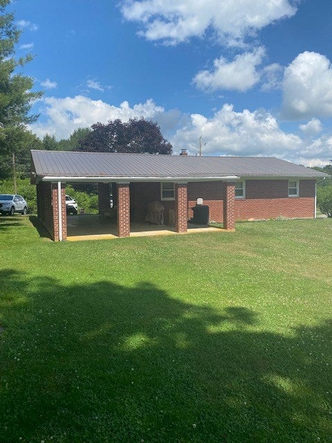 307 Flatwoods Road Marion, VA 24354 - Photo 2 of 12 Gallery Image 2
