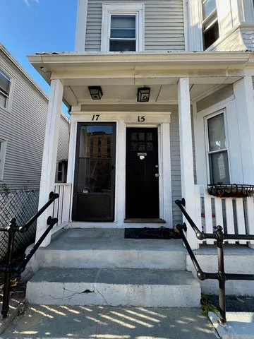 a view of a entryway of the house