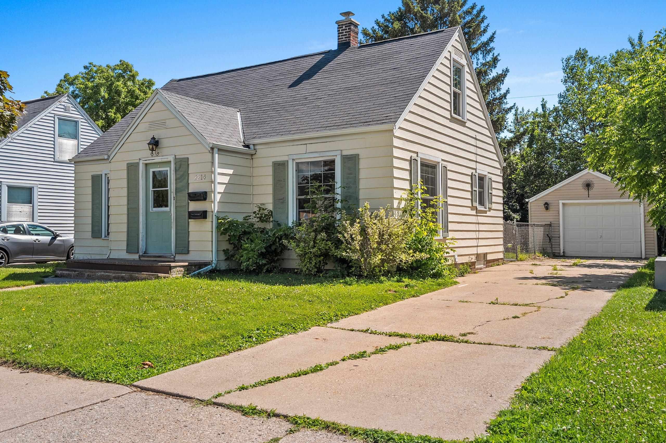 2214 North Division Street Appleton, WI 54911 - Photo 1 of 51