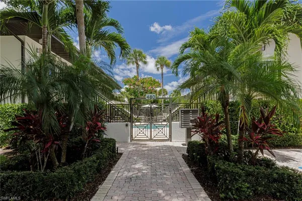 $6,500 | 480 5th Street South, Unit 102, Naples, FL 34102