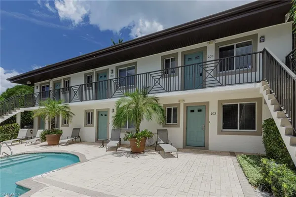 $6,500 | 480 5th Street South, Unit 102, Naples, FL 34102
