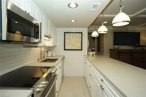 $6,500 | 480 5th Street South, Unit 102, Naples, FL 34102