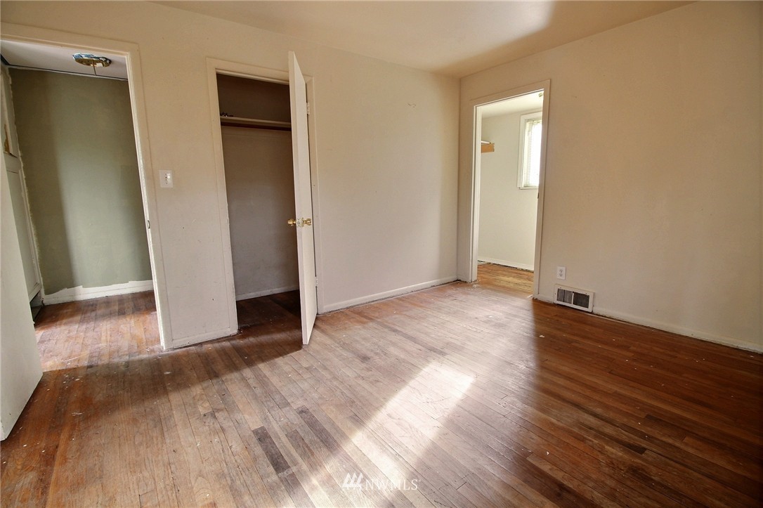 5401 South Roxbury Street Seattle, WA 98118 - Photo 5 of 9 Gallery Image 5