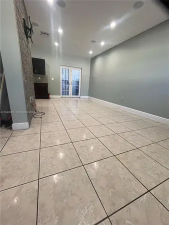 $2,900 | 603 Northwest 97th Street, Unit 603, Miami, FL 33150