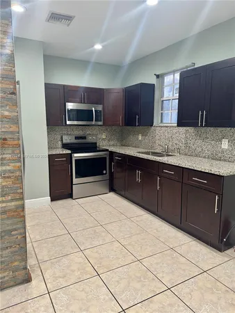 $2,900 | 603 Northwest 97th Street, Unit 603, Miami, FL 33150