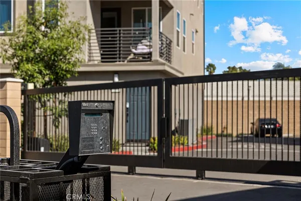 $460,990 | 1122 East Santo Antonio Drive, Colton, CA 92324