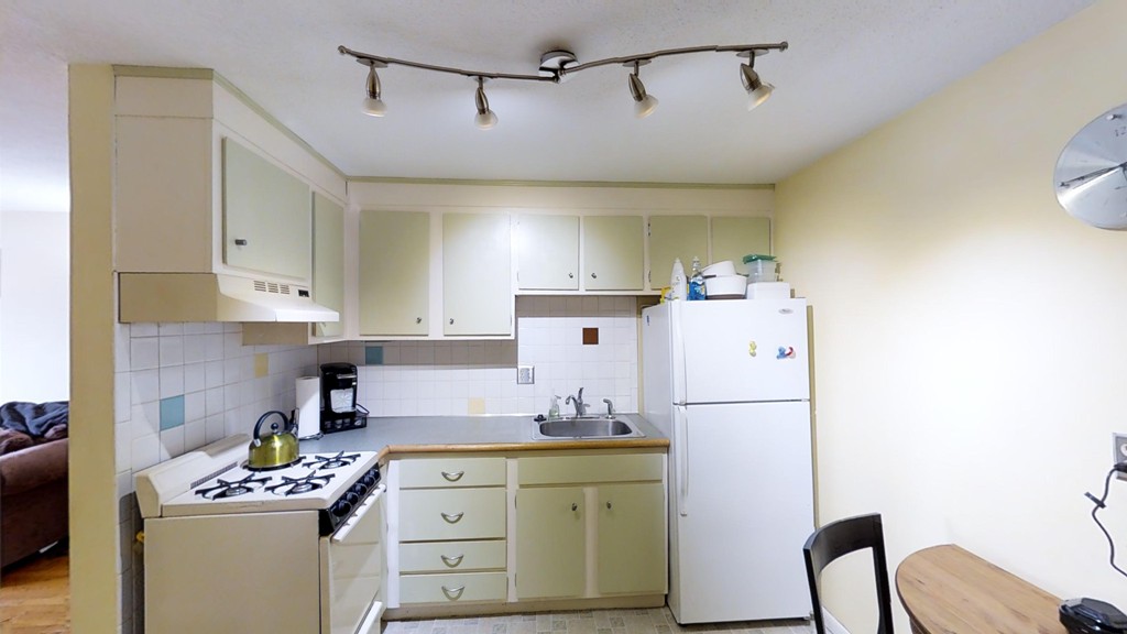 39 North Billerica Road, Unit 10 Lowell, MA 01852 - Photo 6 of 7 Gallery Image 6