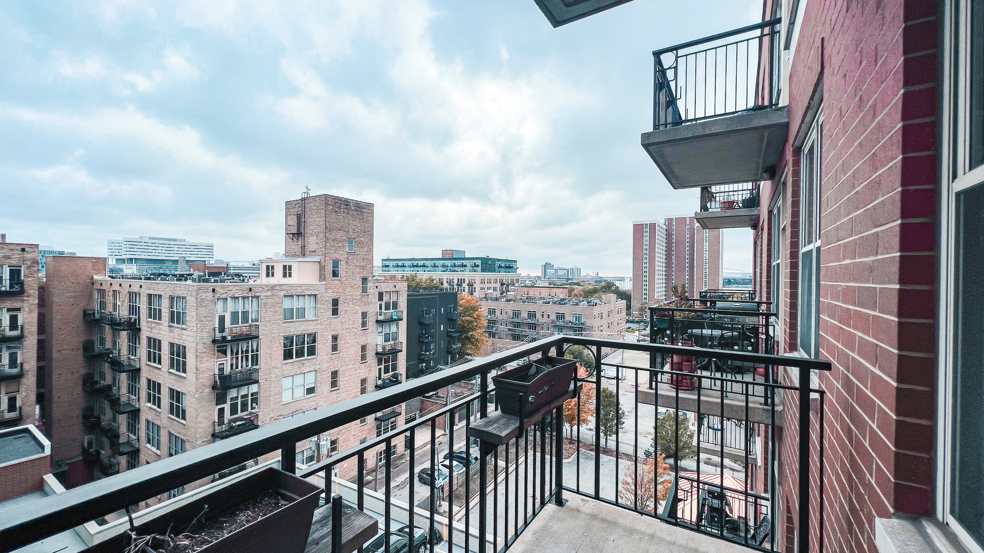 6 South Laflin Street, Unit 822 Chicago, IL 60607 - Photo 14 of 19