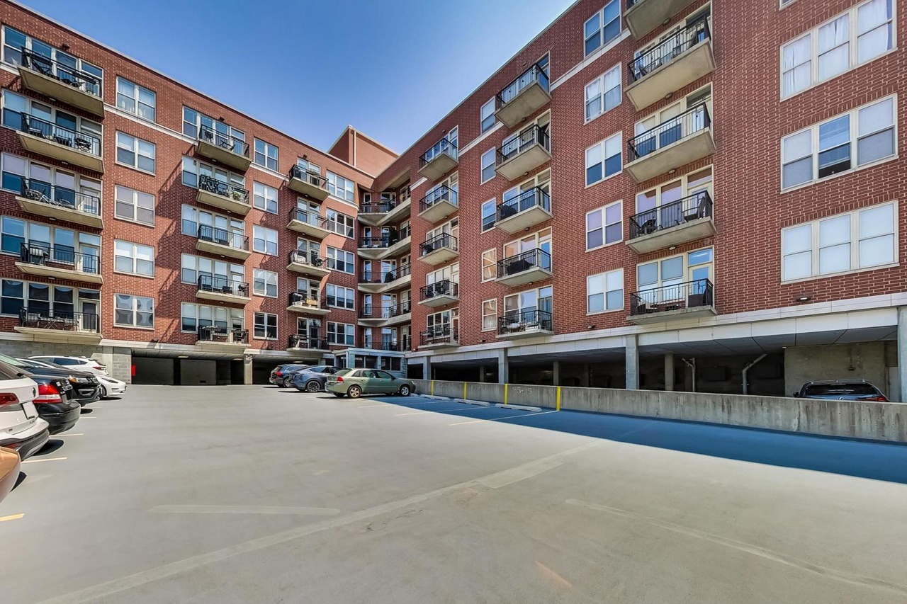 6 South Laflin Street, Unit 822 Chicago, IL 60607 - Photo 17 of 19