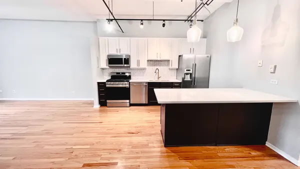 $2,850 | 6 South Laflin Street, Unit 822, Chicago, IL 60607