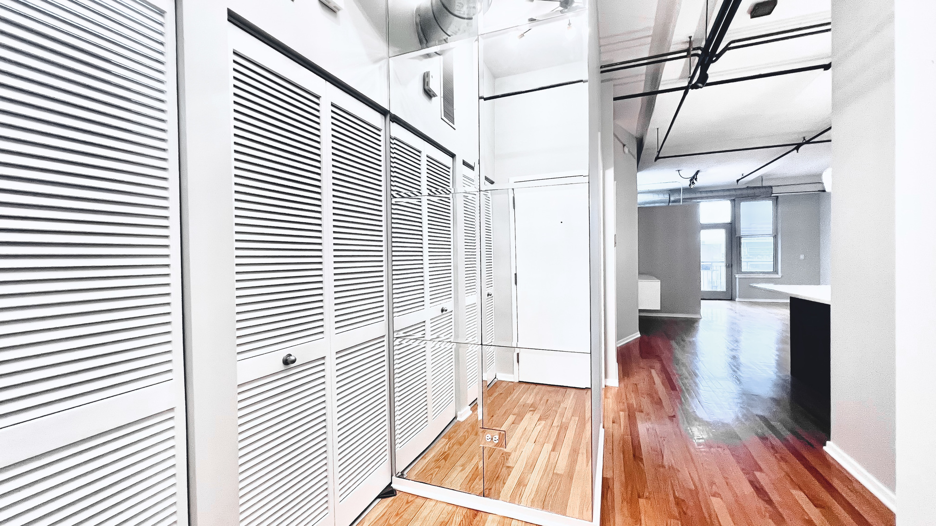 6 South Laflin Street, Unit 822 Chicago, IL 60607 - Photo 9 of 19