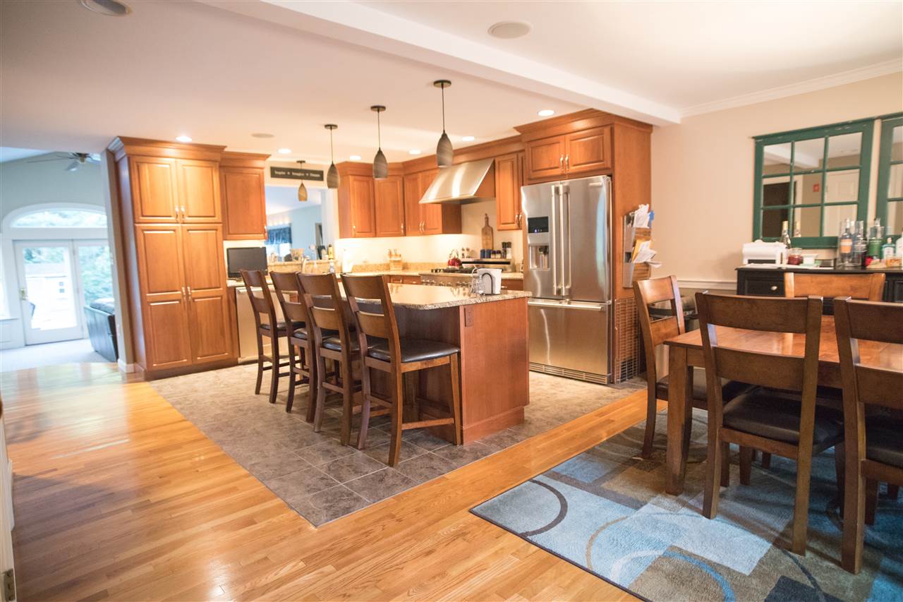 570 Ocean Road Portsmouth, NH 03801 - Photo 13 of 31 Gallery Image 13