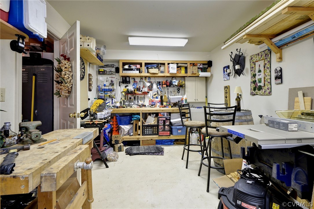105 Mid Ocean Williamsburg, VA 23188 - Photo 31 of 36 a view of a workspace with furniture