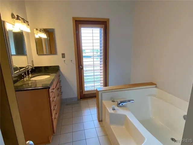 $3,550 | 84 Ojibwa Circle, Unit 16, Buffalo, NY 14202