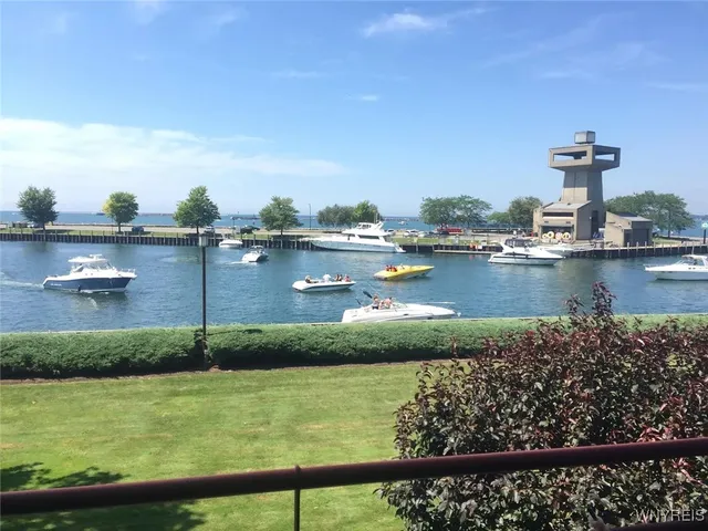 $3,550 | 84 Ojibwa Circle, Unit 16, Buffalo, NY 14202