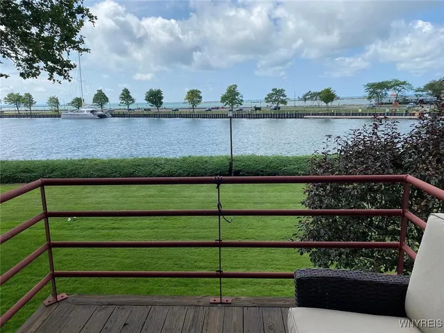 $3,550 | 84 Ojibwa Circle, Unit 16, Buffalo, NY 14202