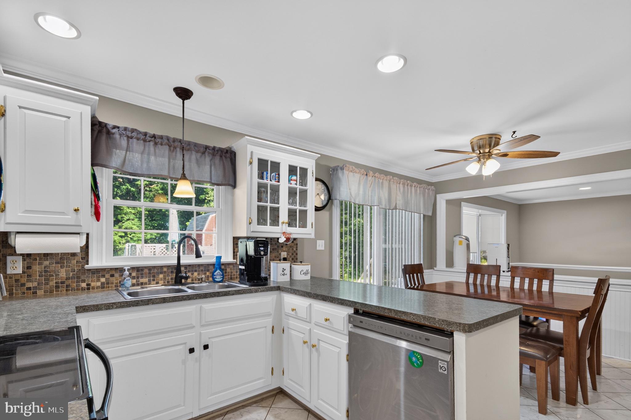 28863 Adkins Road Delmar, MD 21875 - Photo 8 of 29 Bright and inviting kitchen space.