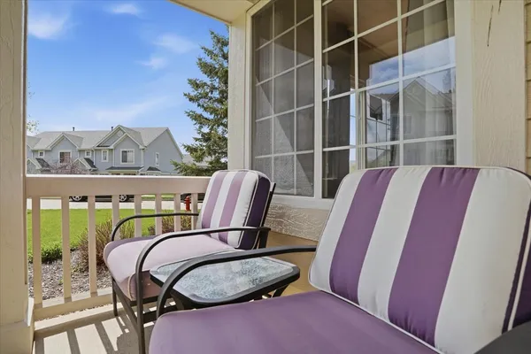 $250,000 | 622 Key Largo Drive, Unit 622, Fox Lake, IL 60020