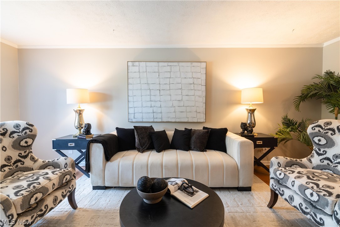 20199 Grannis Road Cleveland, OH 44126 - Photo 5 of 36 Gallery Image 5