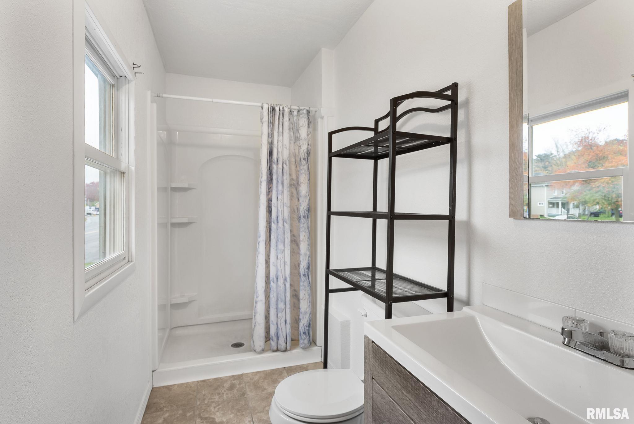 254 45th Street Moline, IL 61265 - Photo 11 of 20