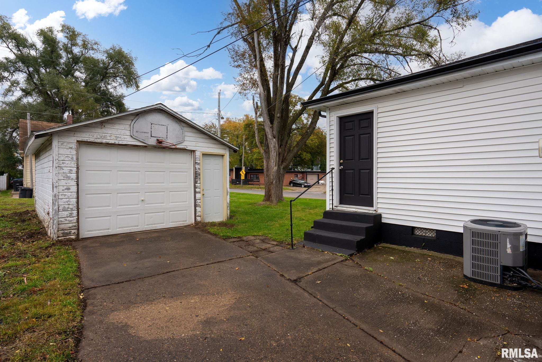 254 45th Street Moline, IL 61265 - Photo 19 of 20