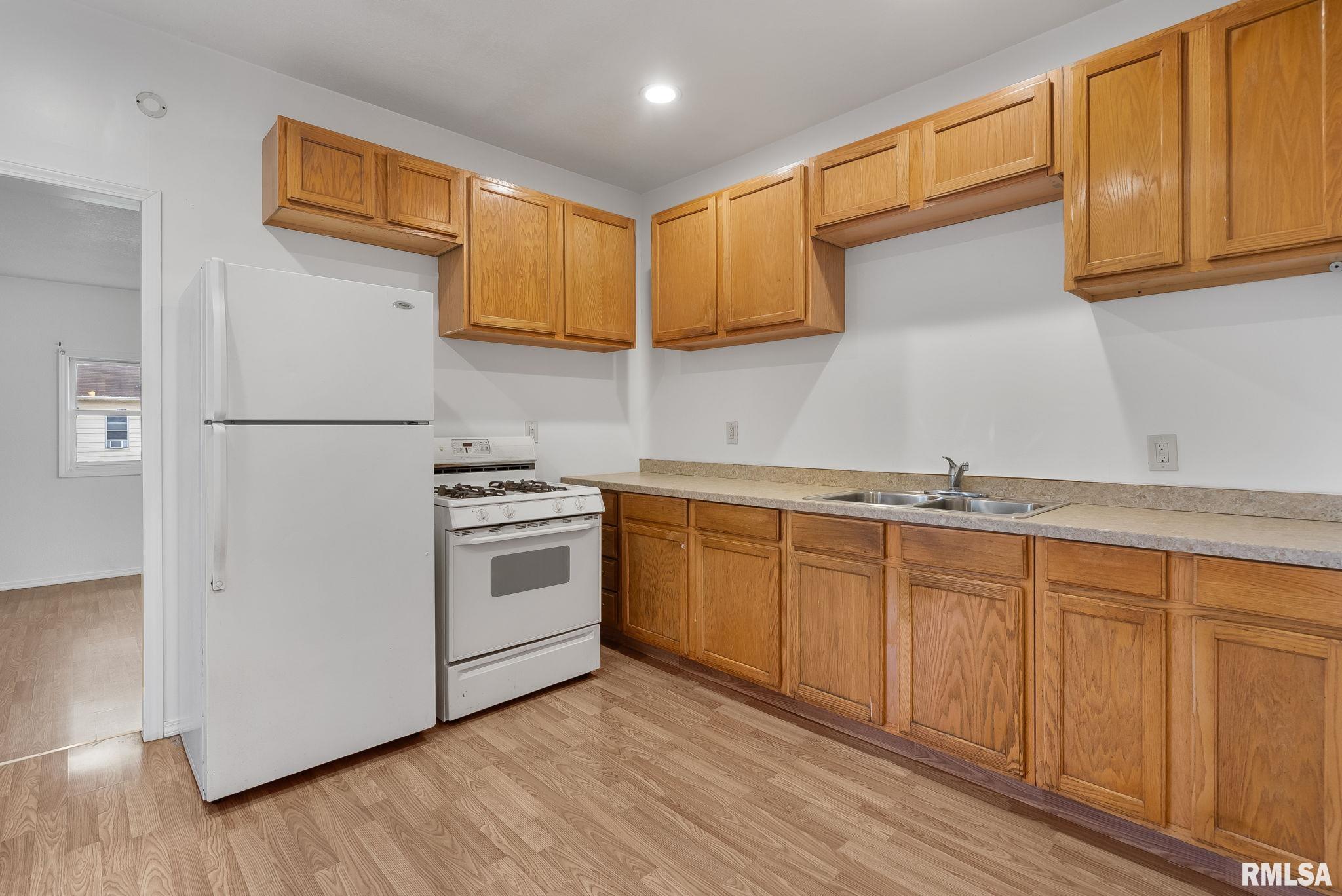 254 45th Street Moline, IL 61265 - Photo 8 of 20