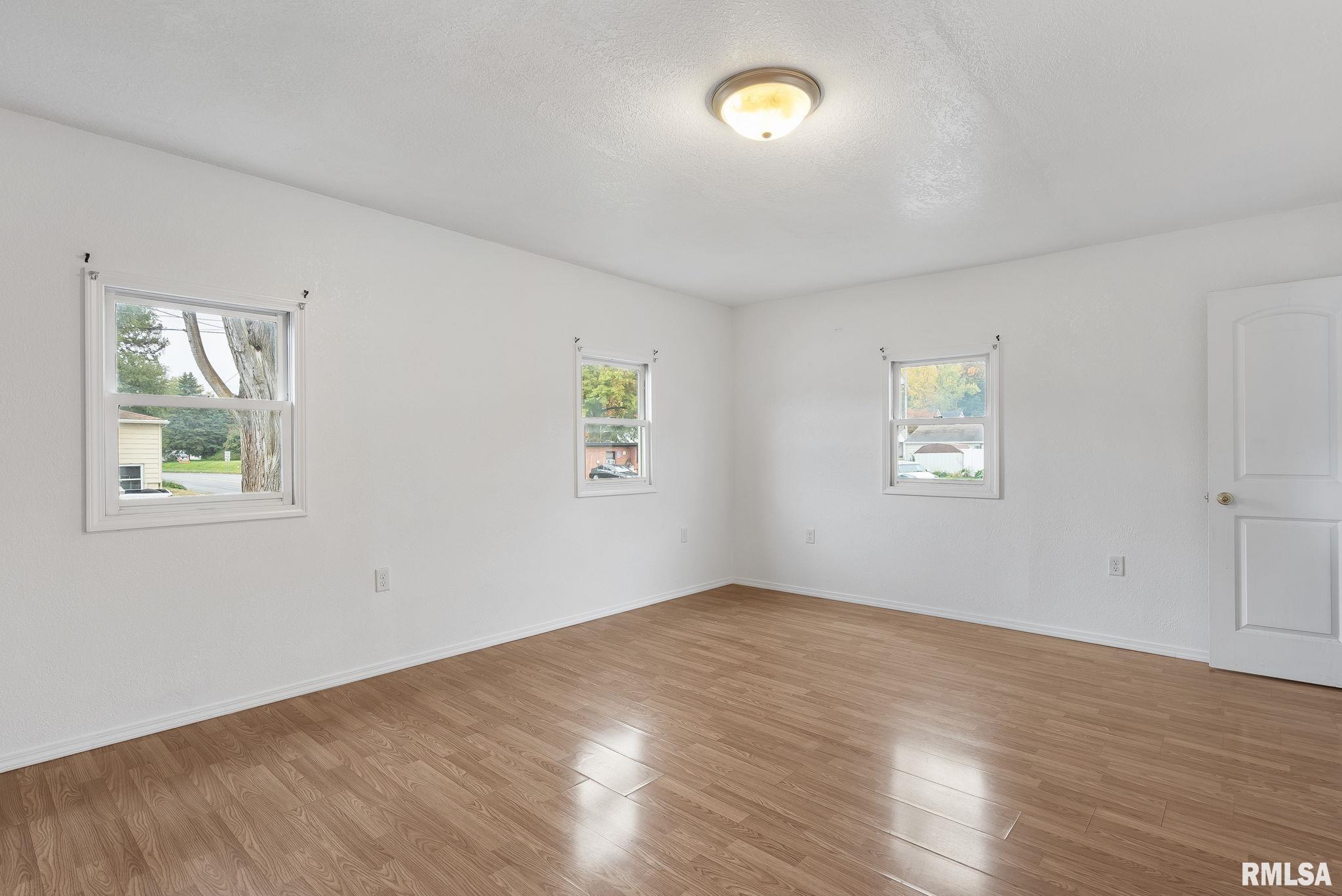 254 45th Street Moline, IL 61265 - Photo 10 of 20