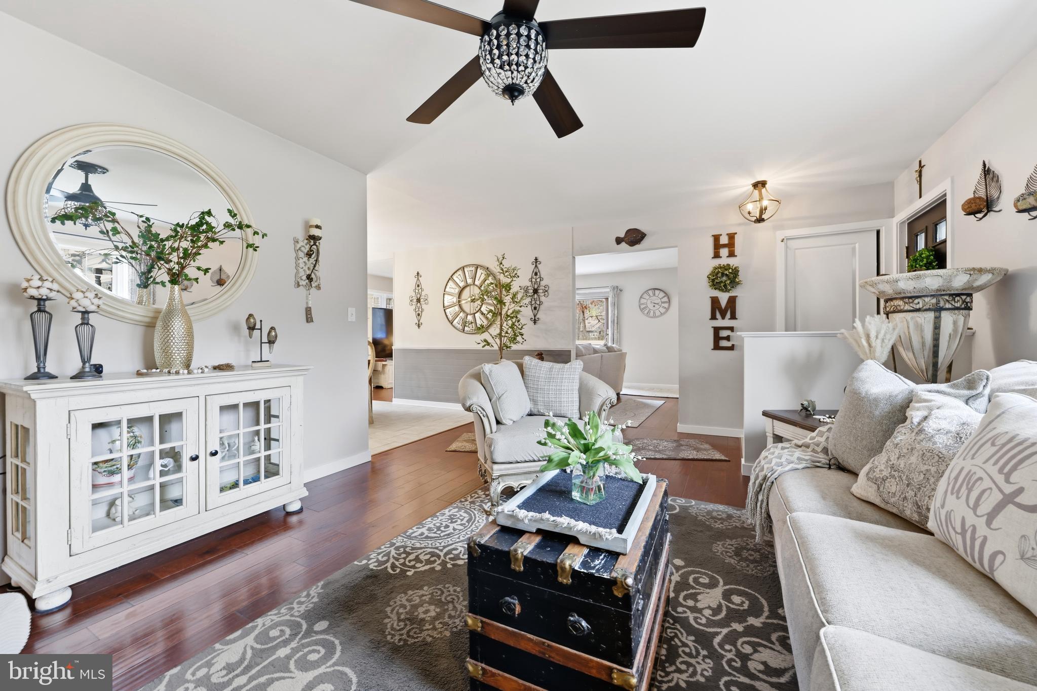4 Prosit Lane Ocean View, NJ 08230 - Photo 9 of 29 a living room with furniture and wooden floor