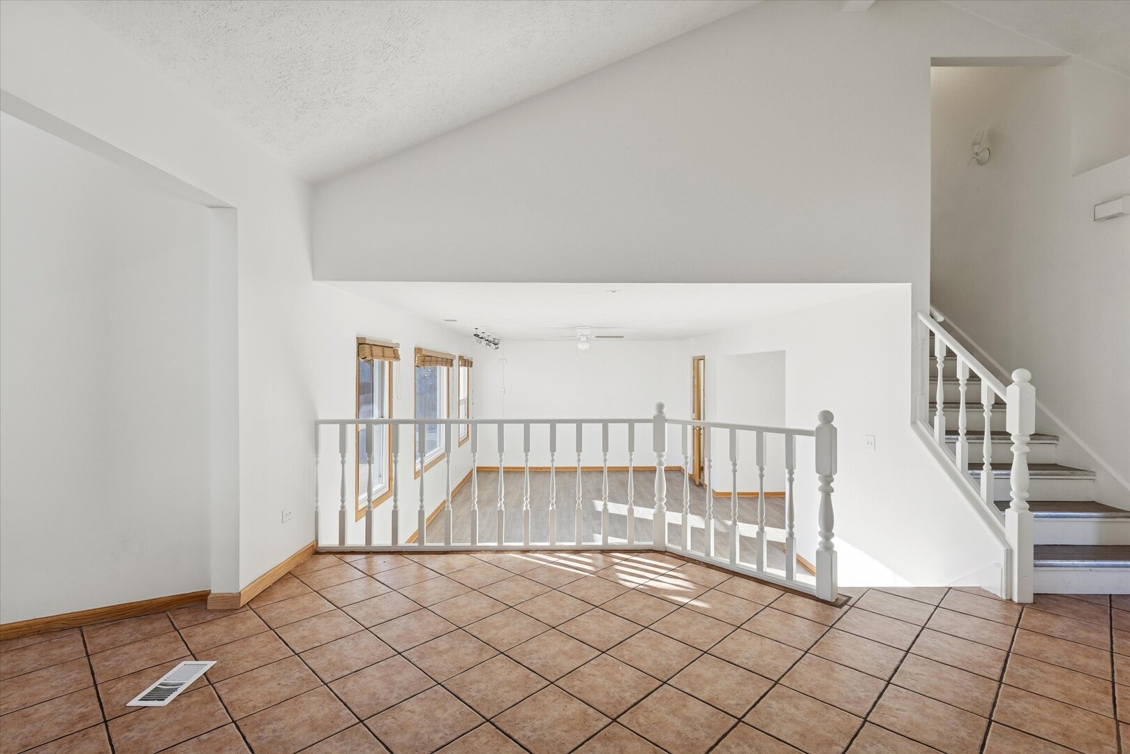 1424 Phoenix Lane Joliet, IL 60431 - Photo 13 of 34