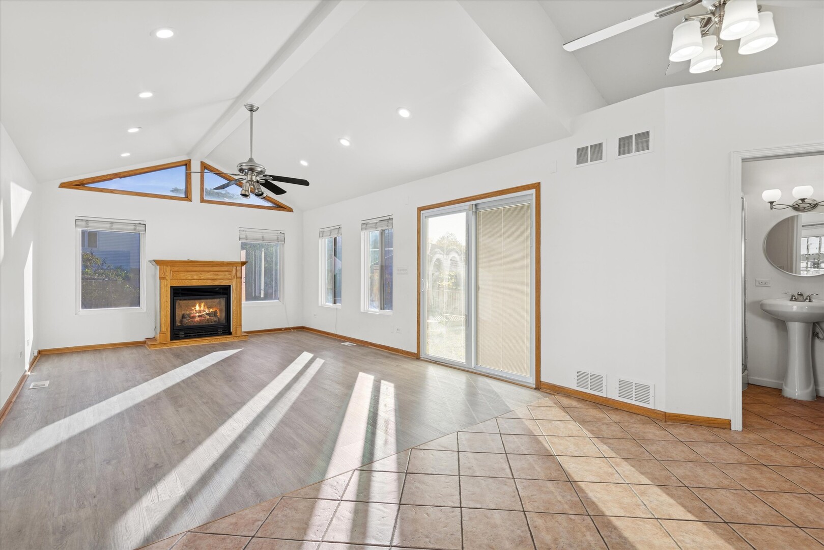 1424 Phoenix Lane Joliet, IL 60431 - Photo 16 of 34