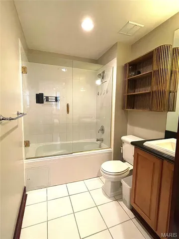 $2,695 | 4540 Lindell Boulevard, Unit 106, St. Louis, MO 63108
