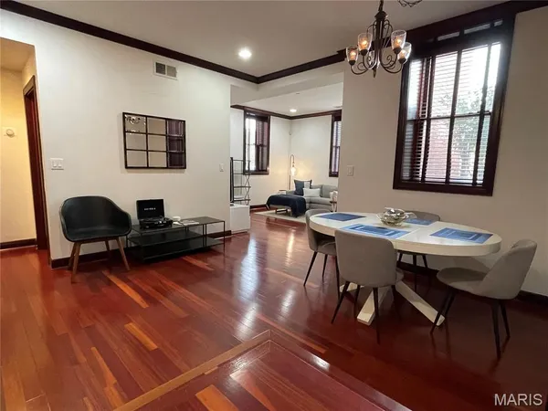 $2,495 | 4540 Lindell Boulevard, Unit 106, St. Louis, MO 63108