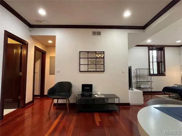 $2,495 | 4540 Lindell Boulevard, Unit 106, St. Louis, MO 63108