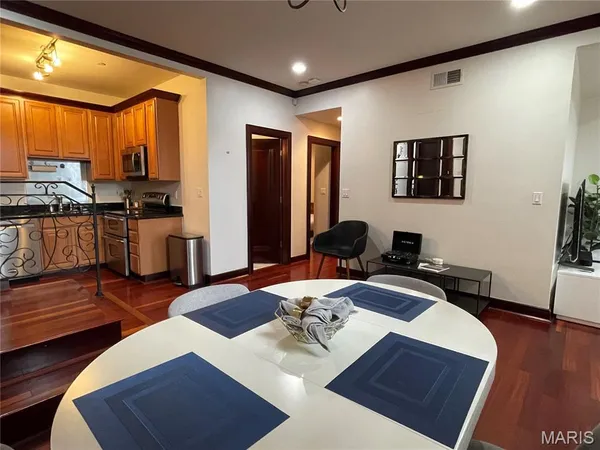 $2,495 | 4540 Lindell Boulevard, Unit 106, St. Louis, MO 63108