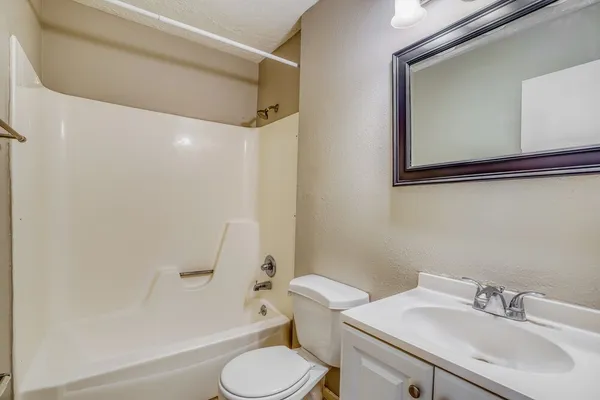 $1,975 | 20070 North Navaho Trail, Katy, TX 77449