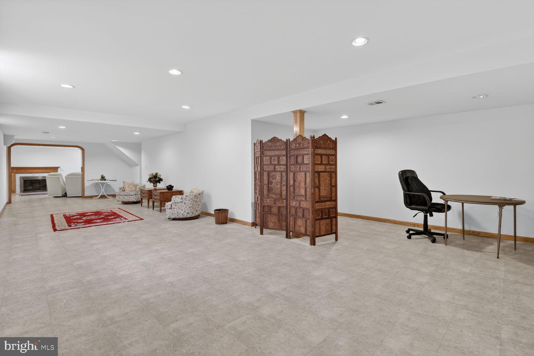5800 Plainview Road Bethesda, MD 20817 - Photo 20 of 30 a view of a room with gym equipment