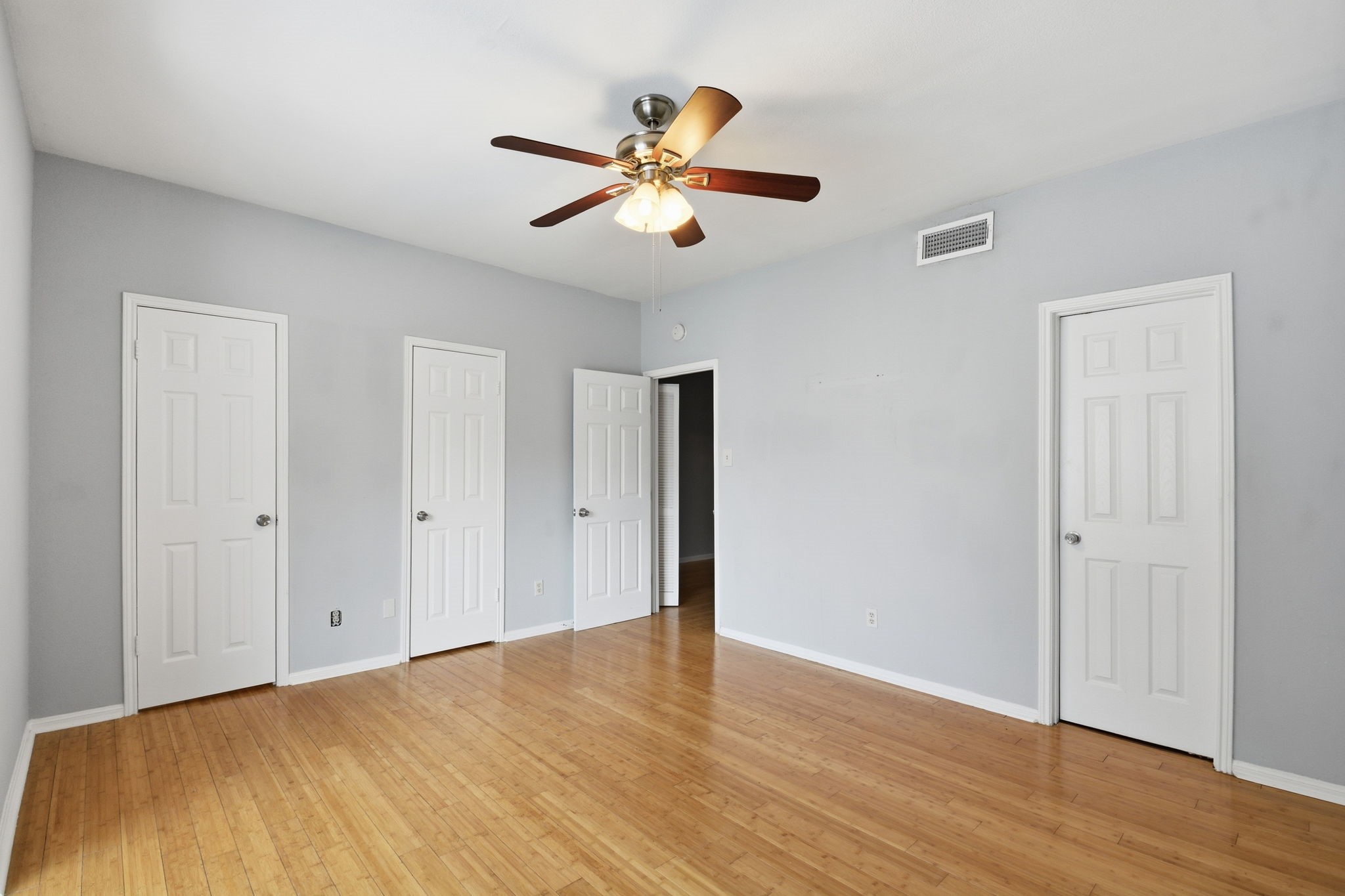 2100 Tanglewilde Street, Unit 576 Houston, TX 77063 - Photo 6 of 28