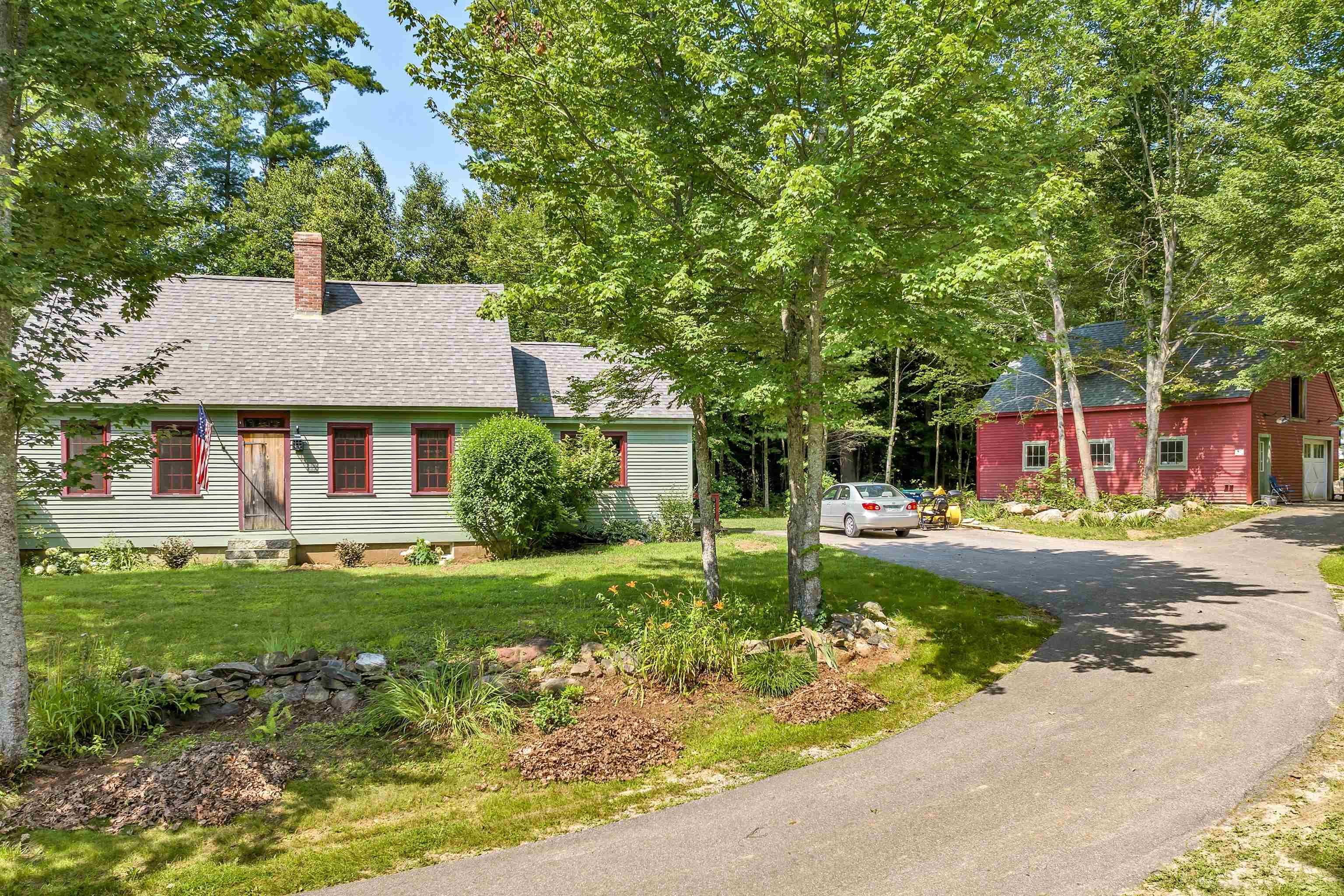 99 Clark Road Tilton, NH 03276 - Photo 2 of 40