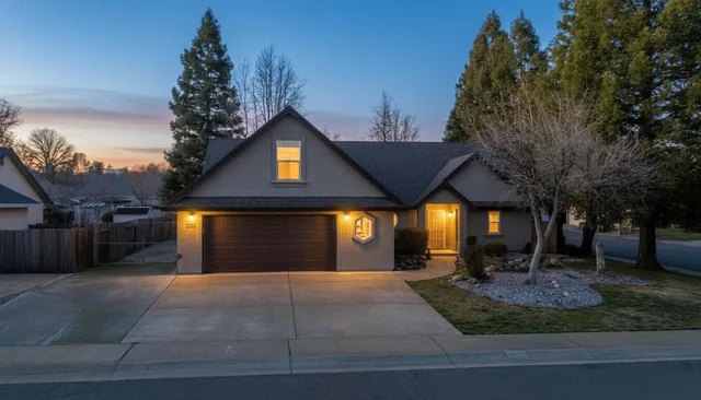 $525,000 | 5890 Shadow Glen Drive, Redding, CA 96003