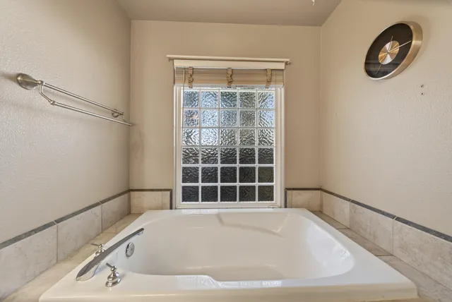 $525,000 | 5890 Shadow Glen Drive, Redding, CA 96003